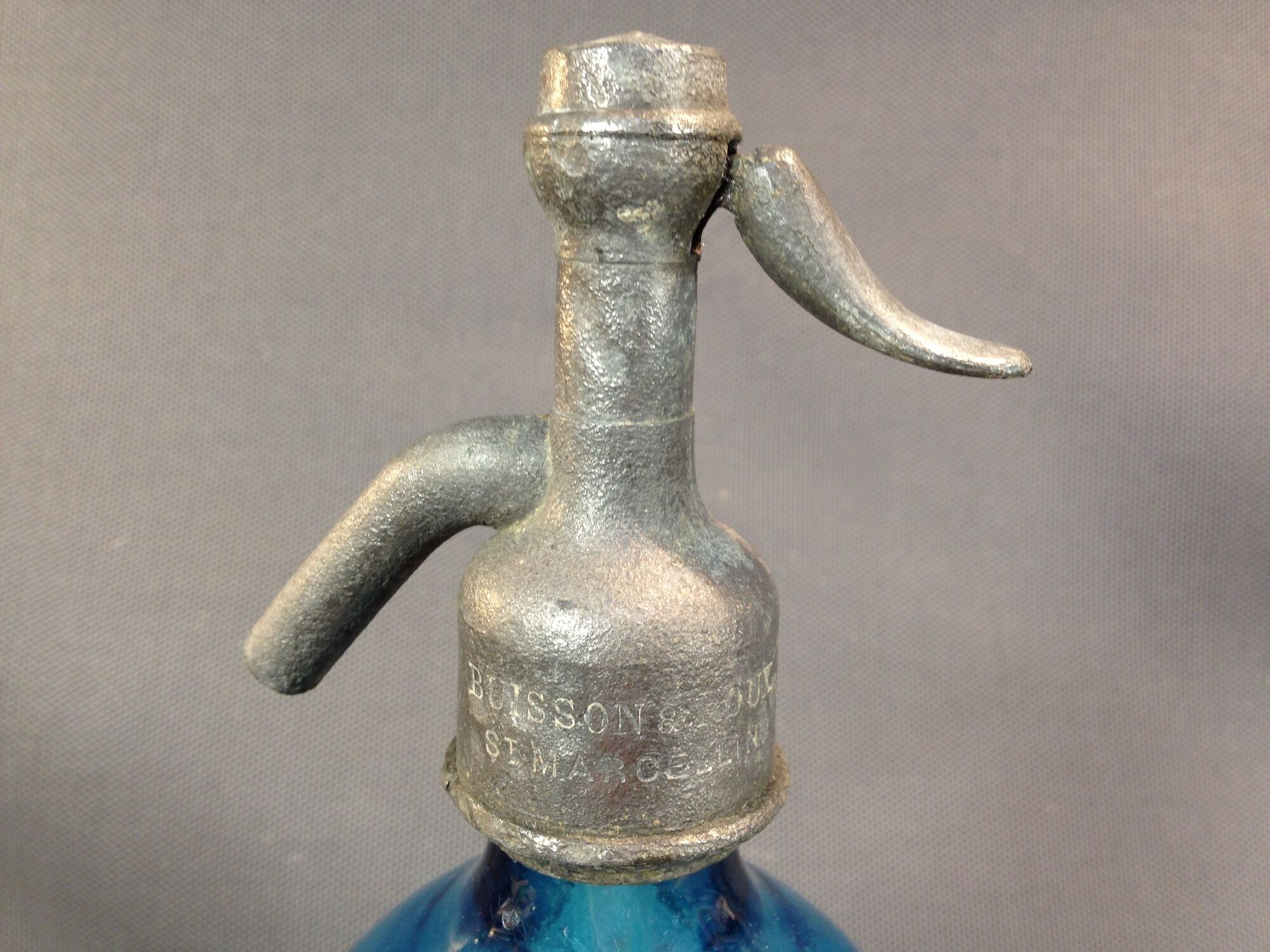 Former little siphon of bistro seltz water deco vintage blue bar Isère