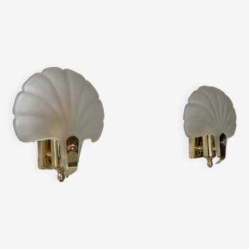 Pair of vintage shell wall lights, sandblasted glass and brass, France 1970