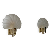 Paire d'appliques vintage coquillage, verre sablé et laiton, France 1970