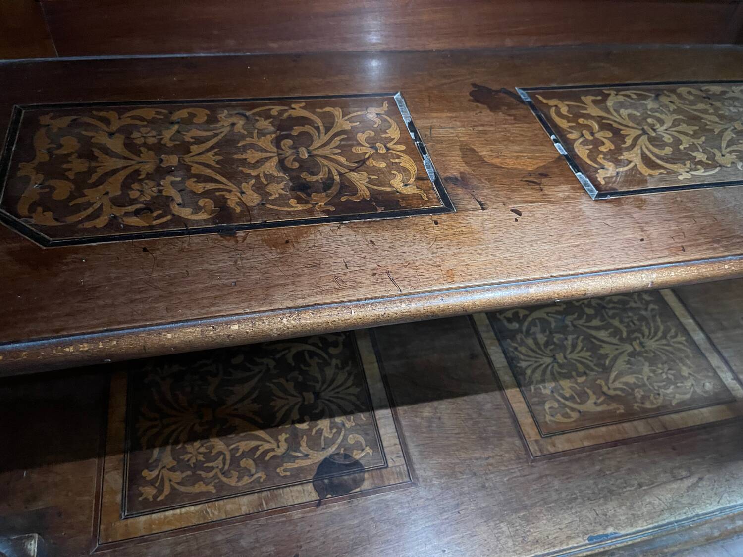 Console style Louis XIII
