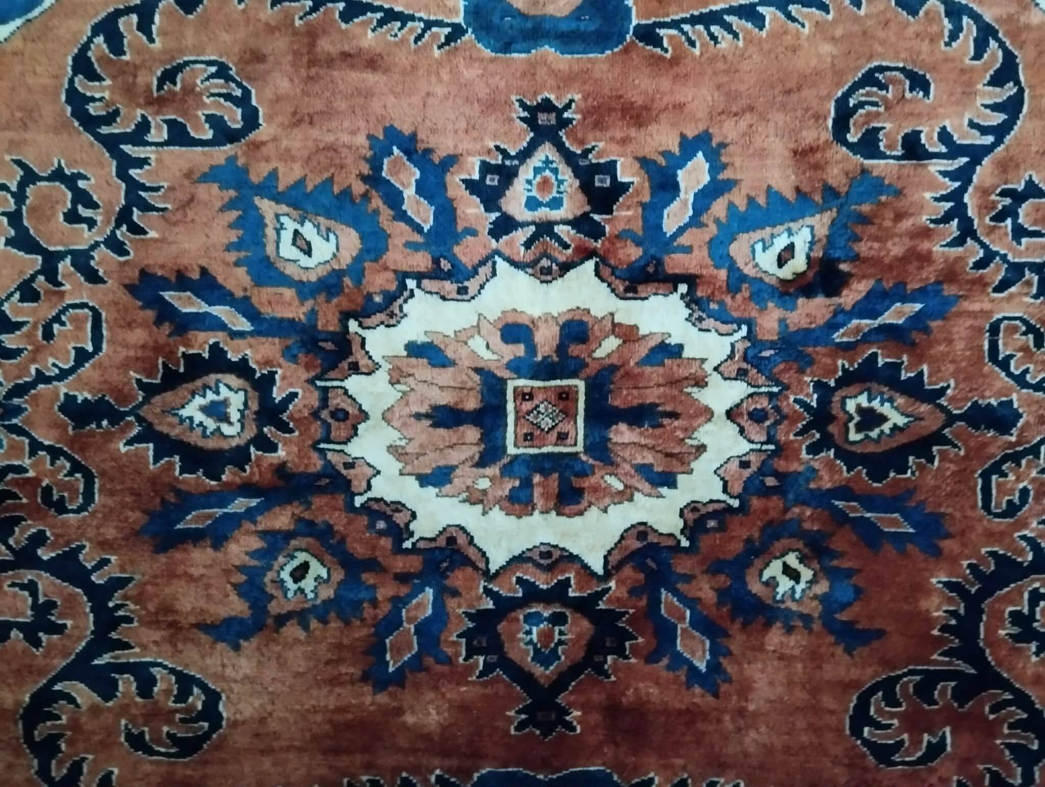 Handmade Pakistani Gazni rug 194x168cm