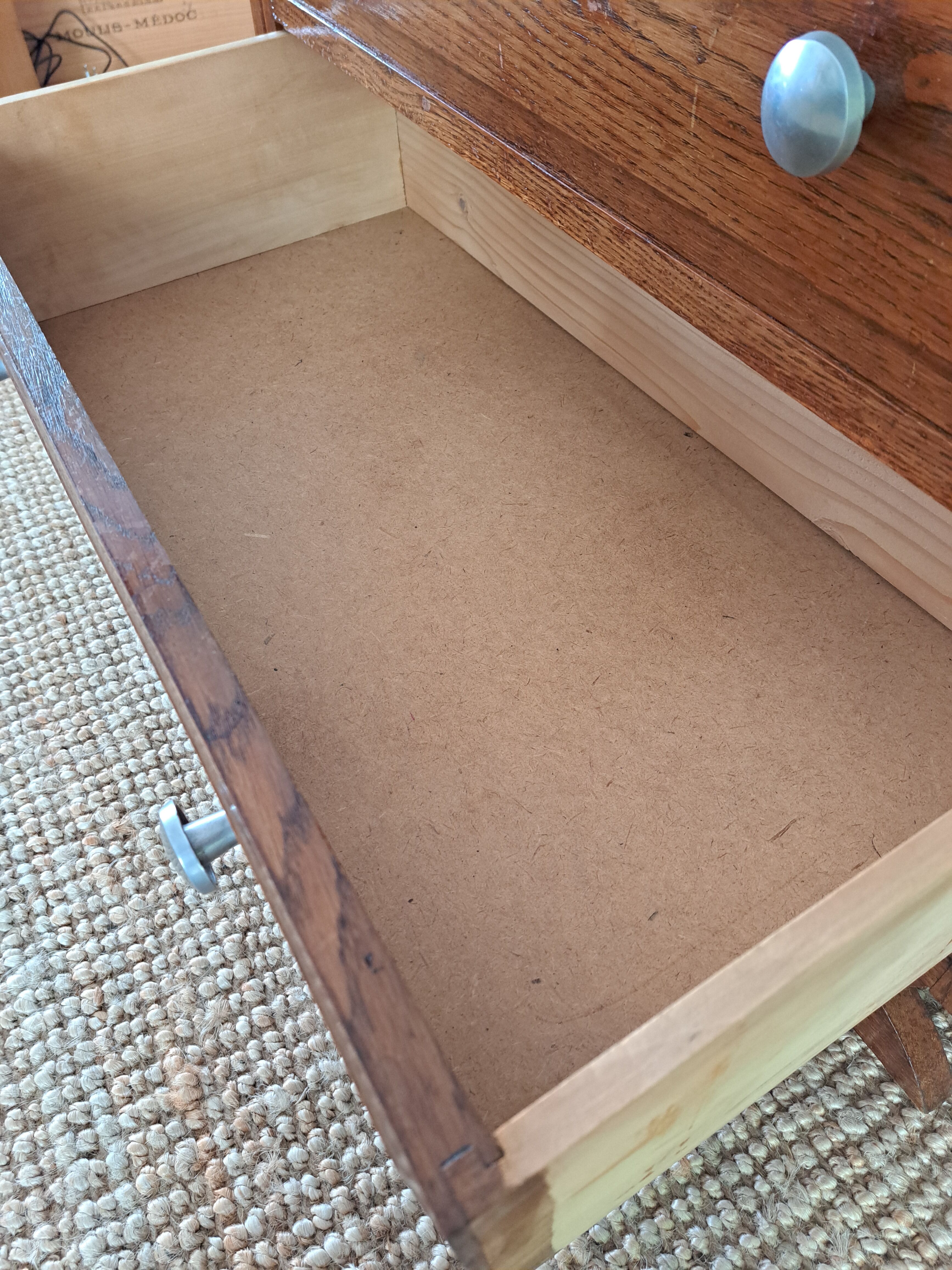 Oak chest of drawers from the 1950s.