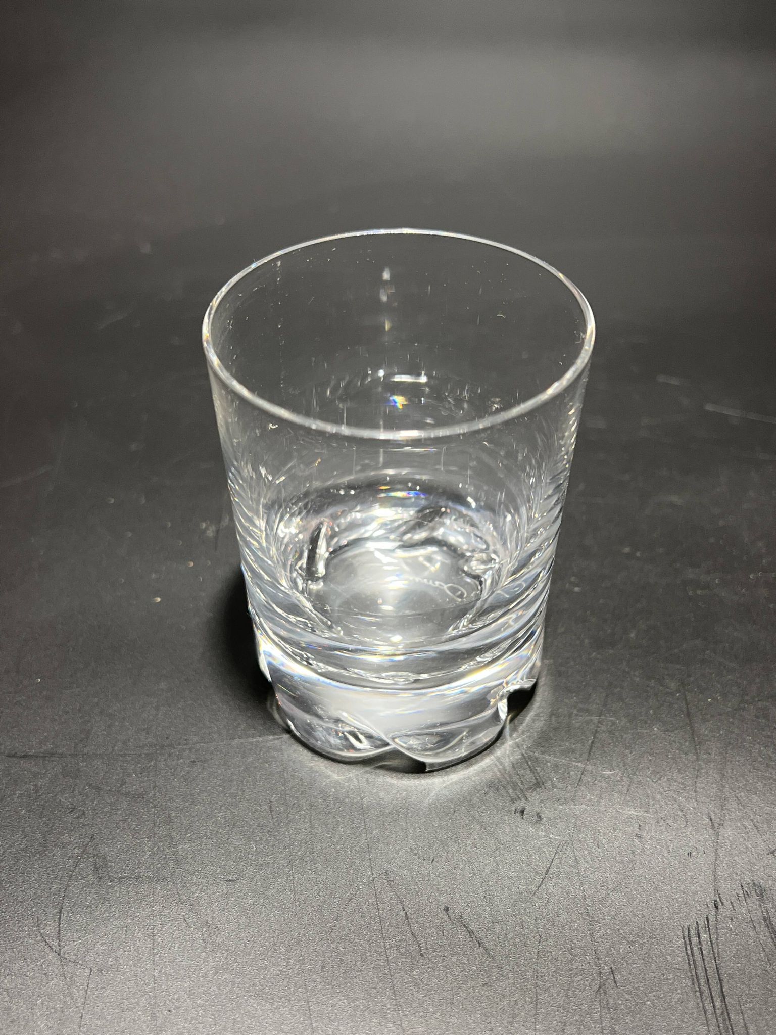 Coffret de huit verres à cocktail de la marque Daum