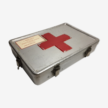Ancienne caisse boite à pharmacie en metal aluminium croix rouge de la geurre