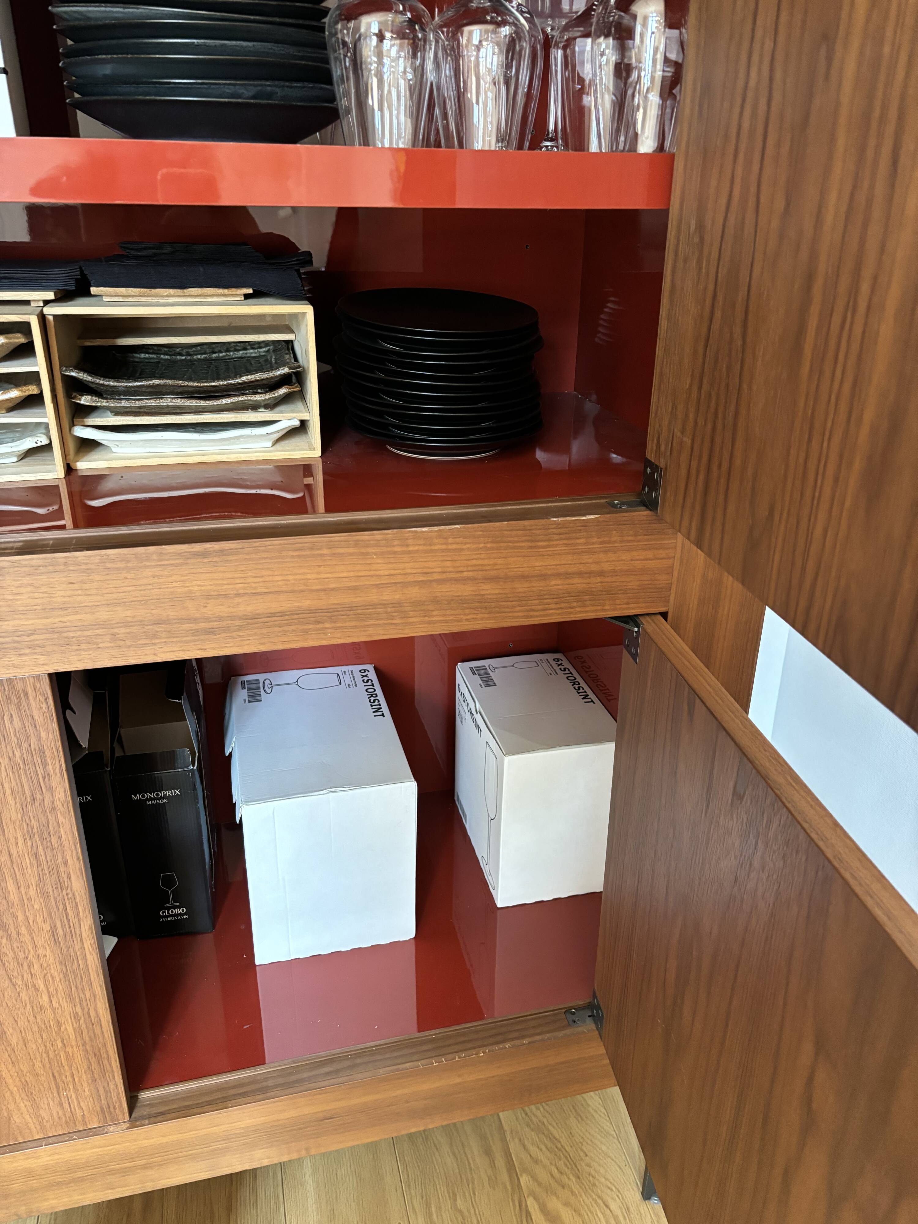 Maxalto 4-door cabinet by Antonio Citterio