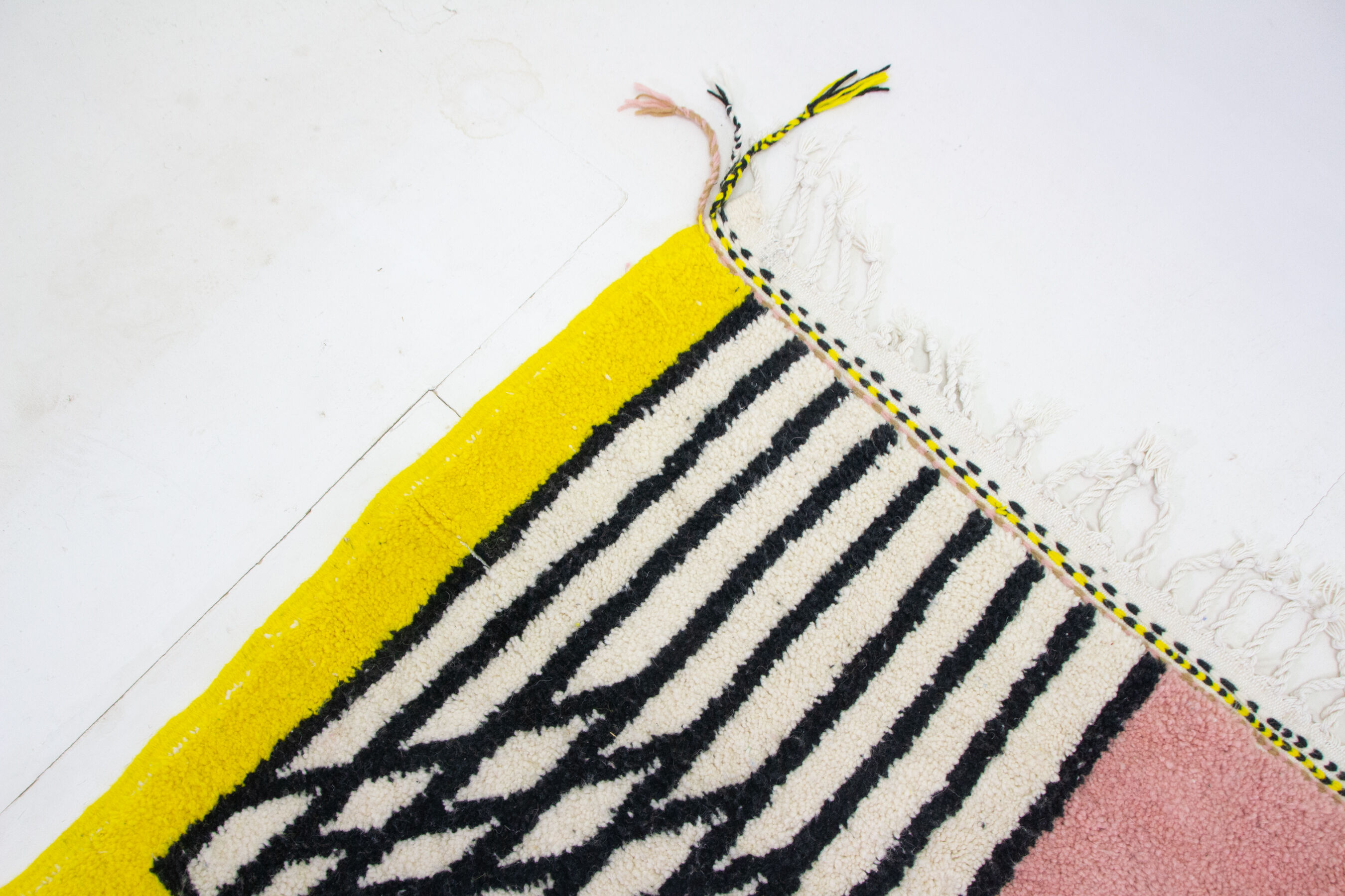 Modern carpet 220x150cm