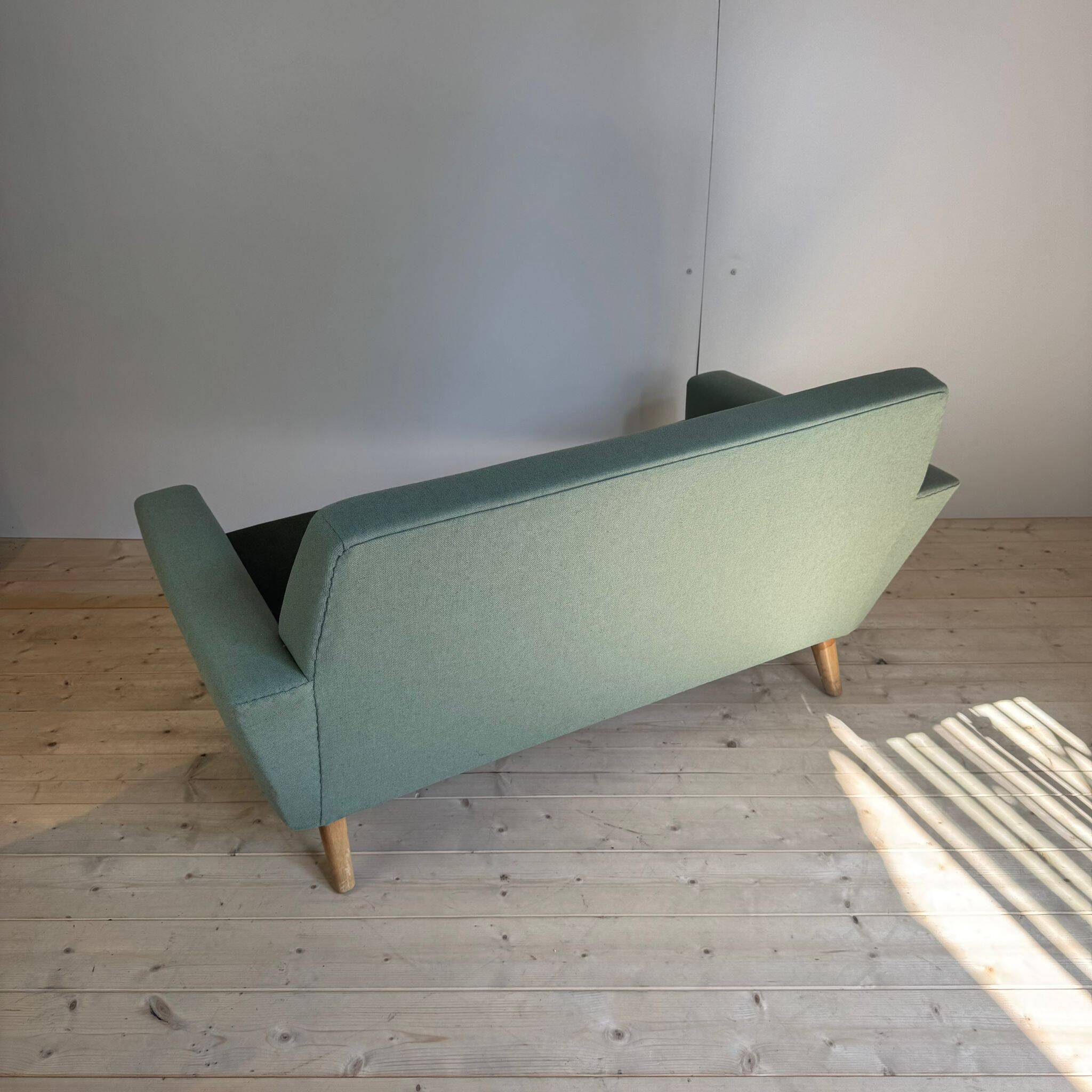 Canapé deux places en tissu de laine, Danemark 1960
