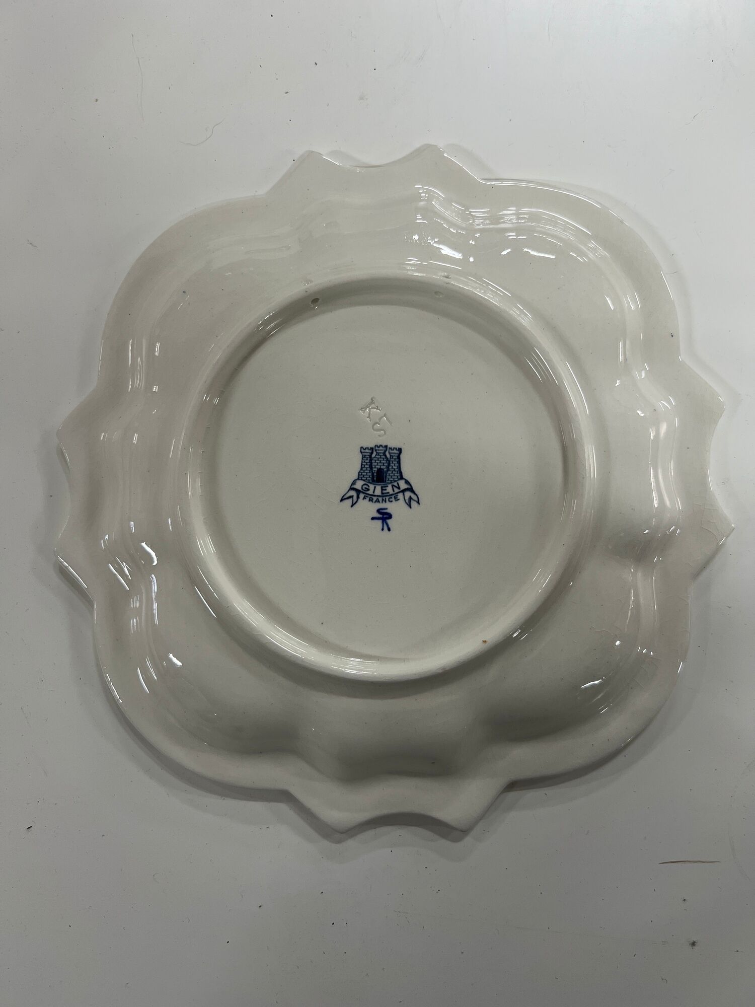 Collector's ceramic hollow plate by Gien, France, late twentieth century