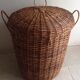 Panier à linge en osier vintage