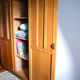 Armoire bois blond et rotin