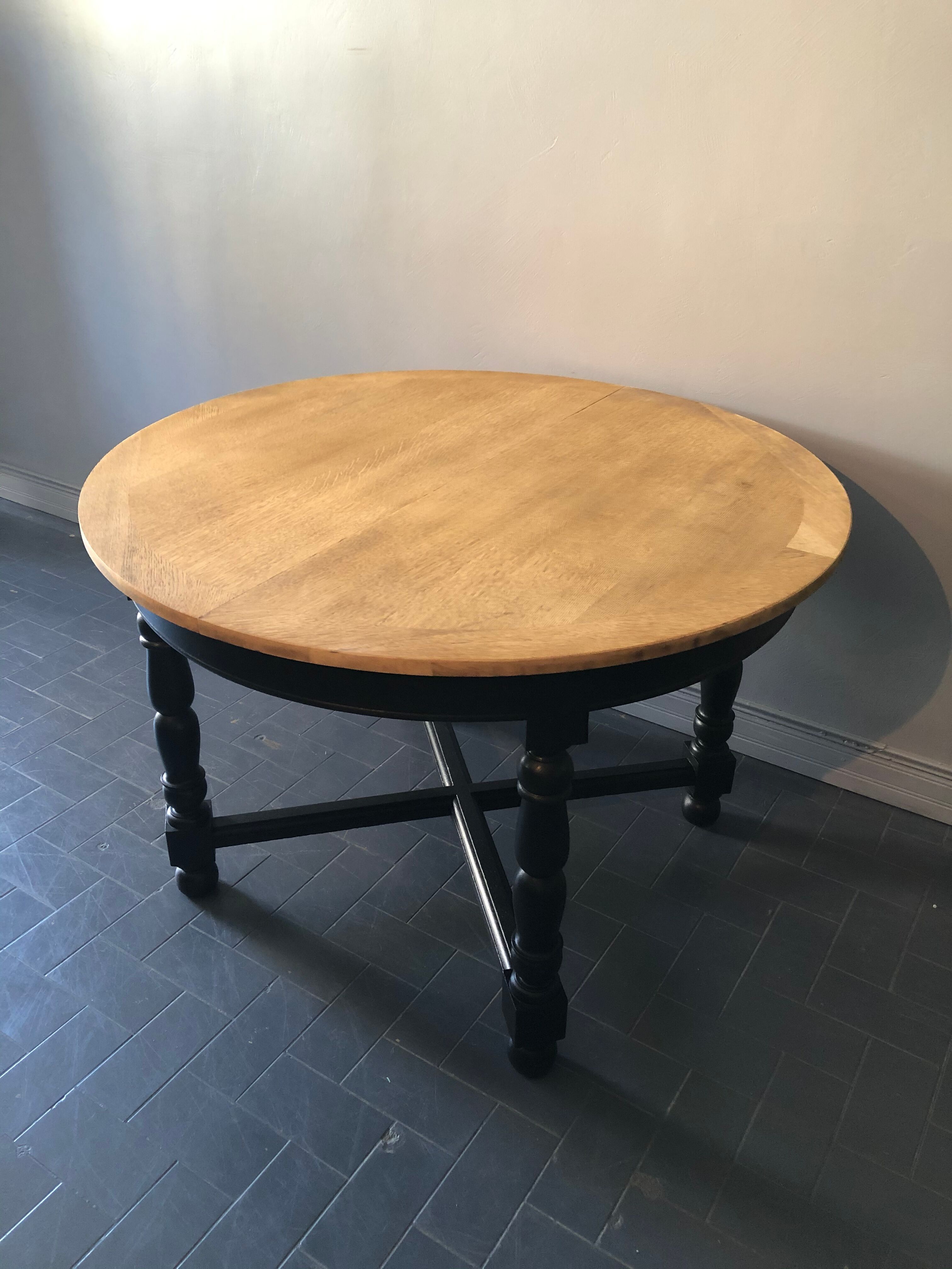 Integrated extended roundtable