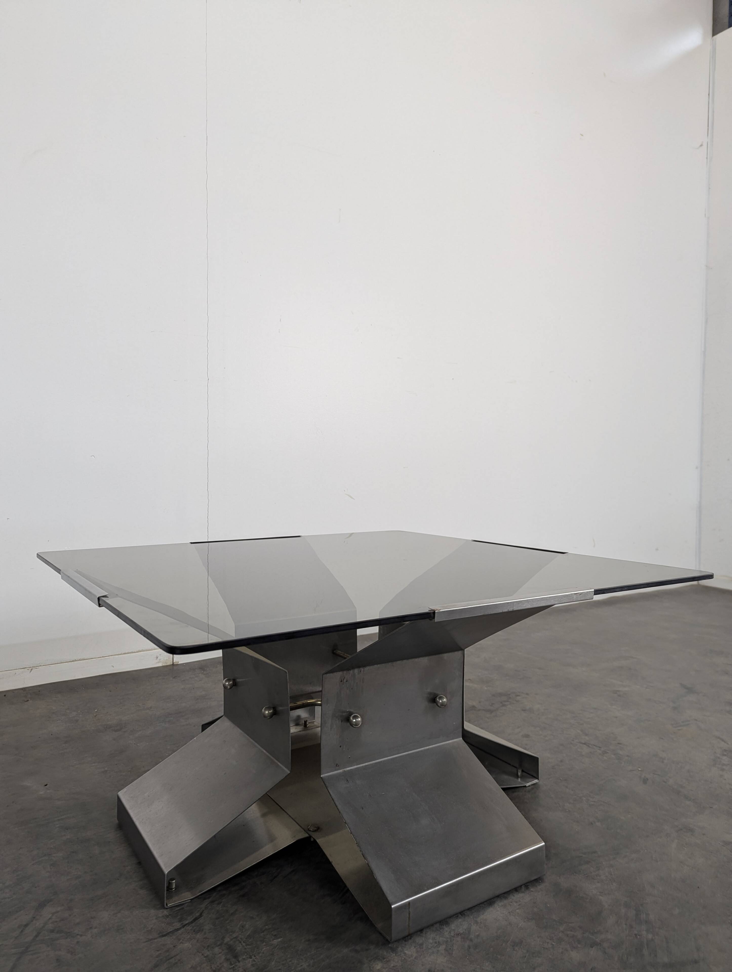 Square coffee table by François Monnet published by Kappa.