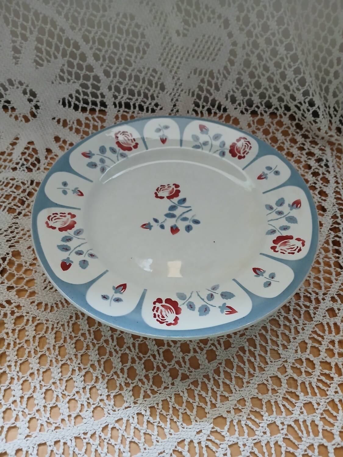 Antique Saint Amand fruit bowl