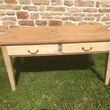 Farm table with 2 drawers