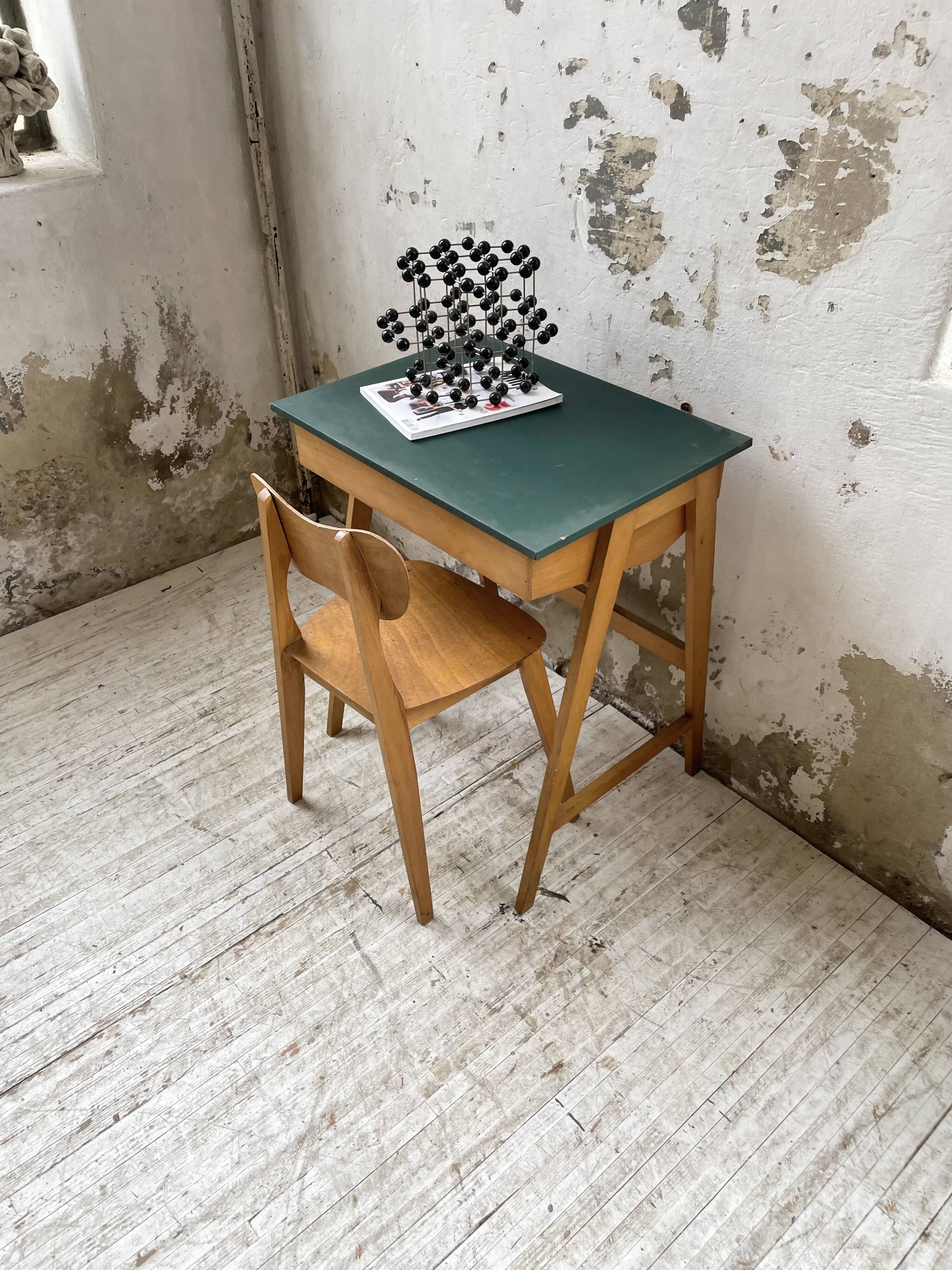Bureau et chaise enfant pieds compas