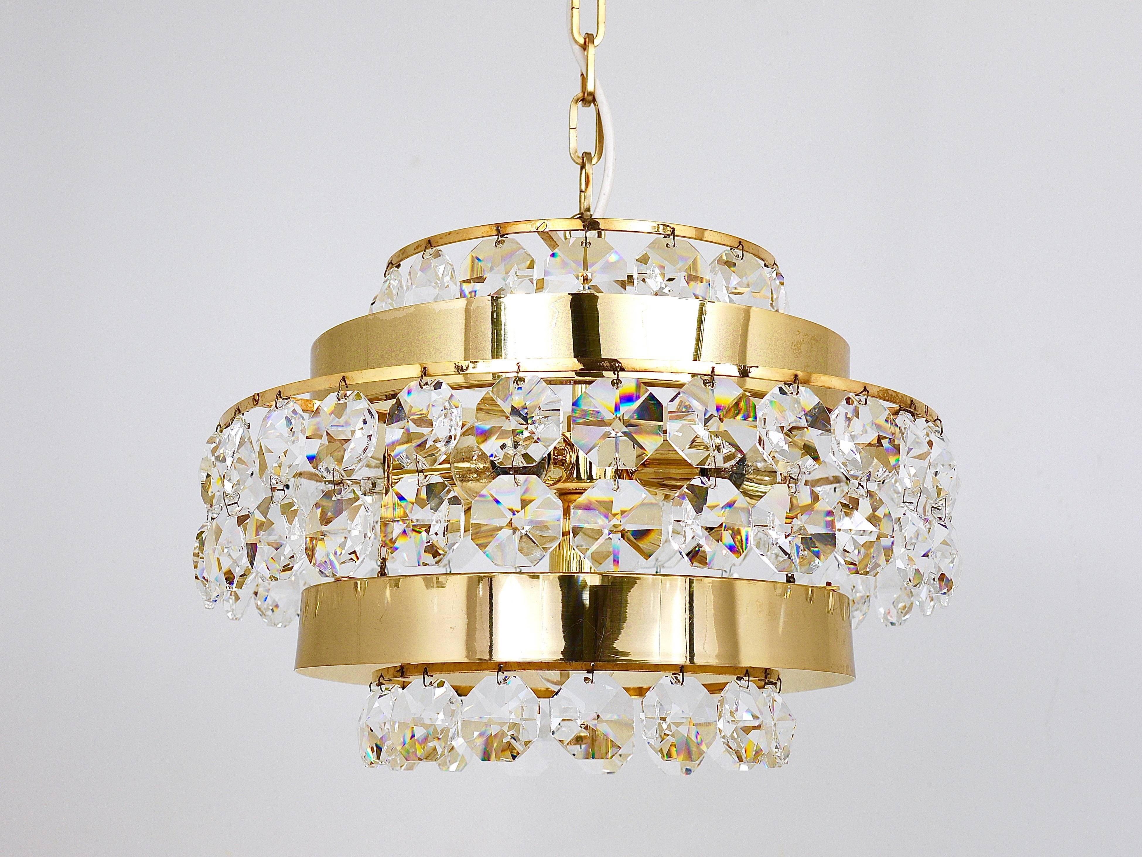 Lustre Bakalowits Vienna in gilded brass and diamond crystals, Austria, 1970