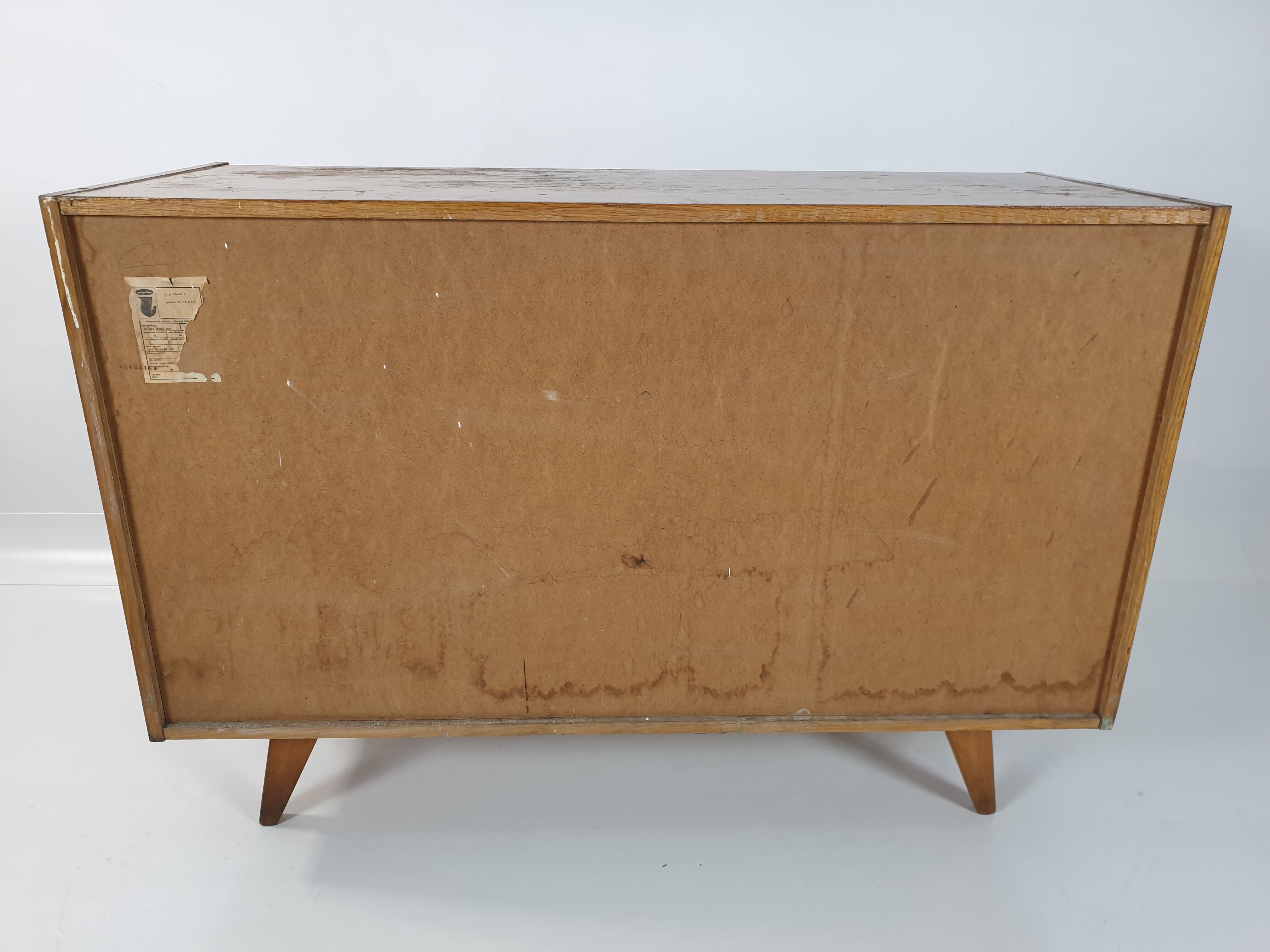 Commode de Jiří Jiroutek pour Interier Praha, années 1960
