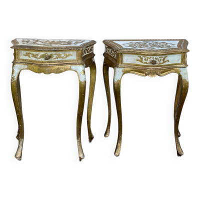 Paires de chevets florentins en bois doré