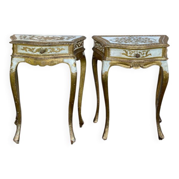 Paires de chevets florentins en bois doré
