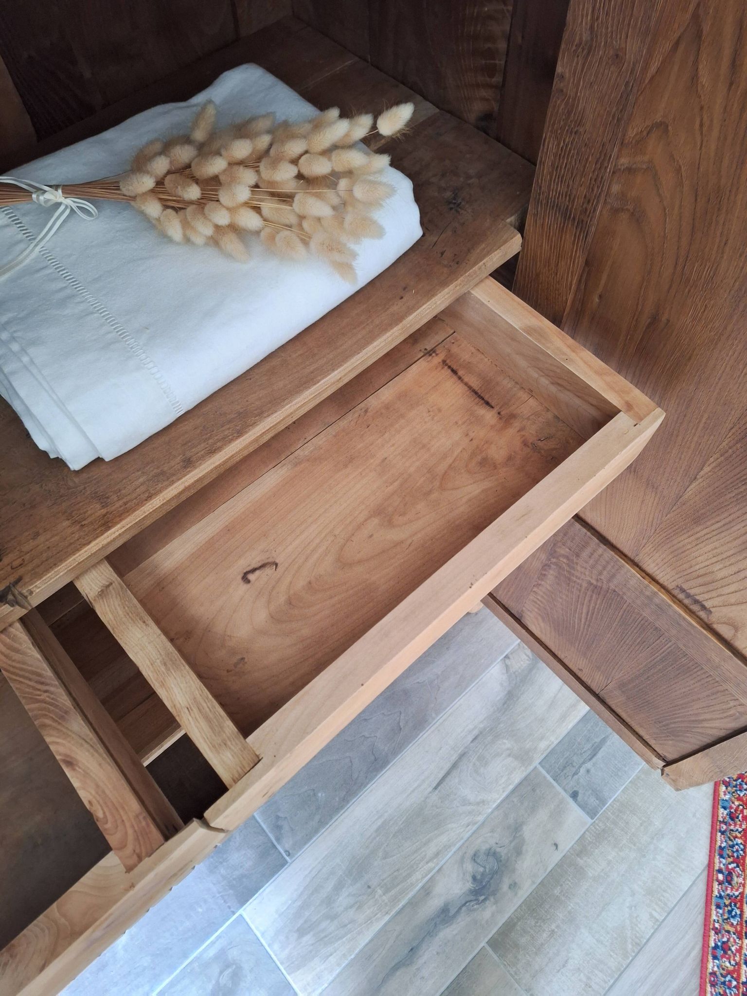 Wardrobe, oak linen cupboard from 1920.