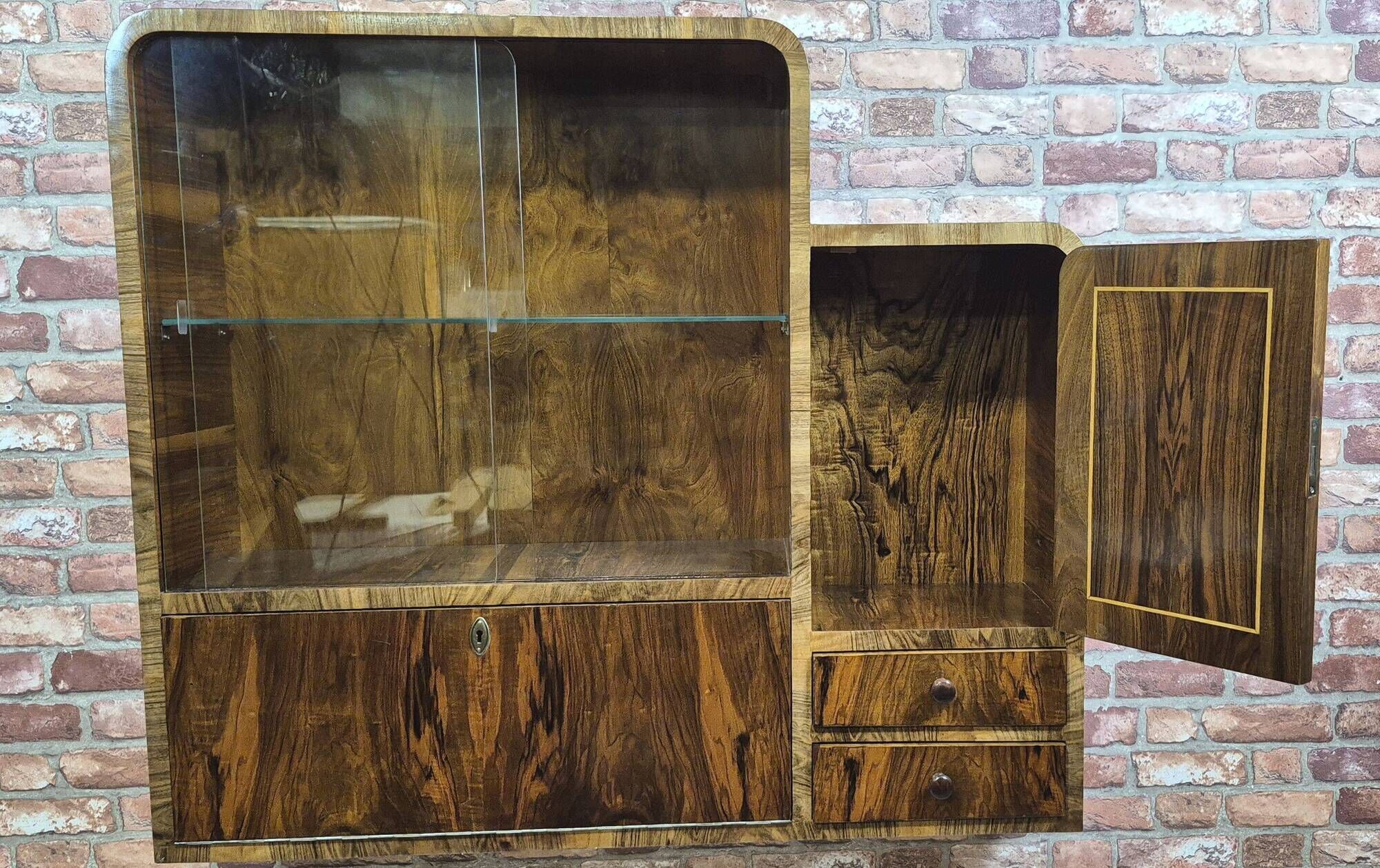 Vitrine Art Déco en noyer rénovée avec bar, rétro, vintage, années 40