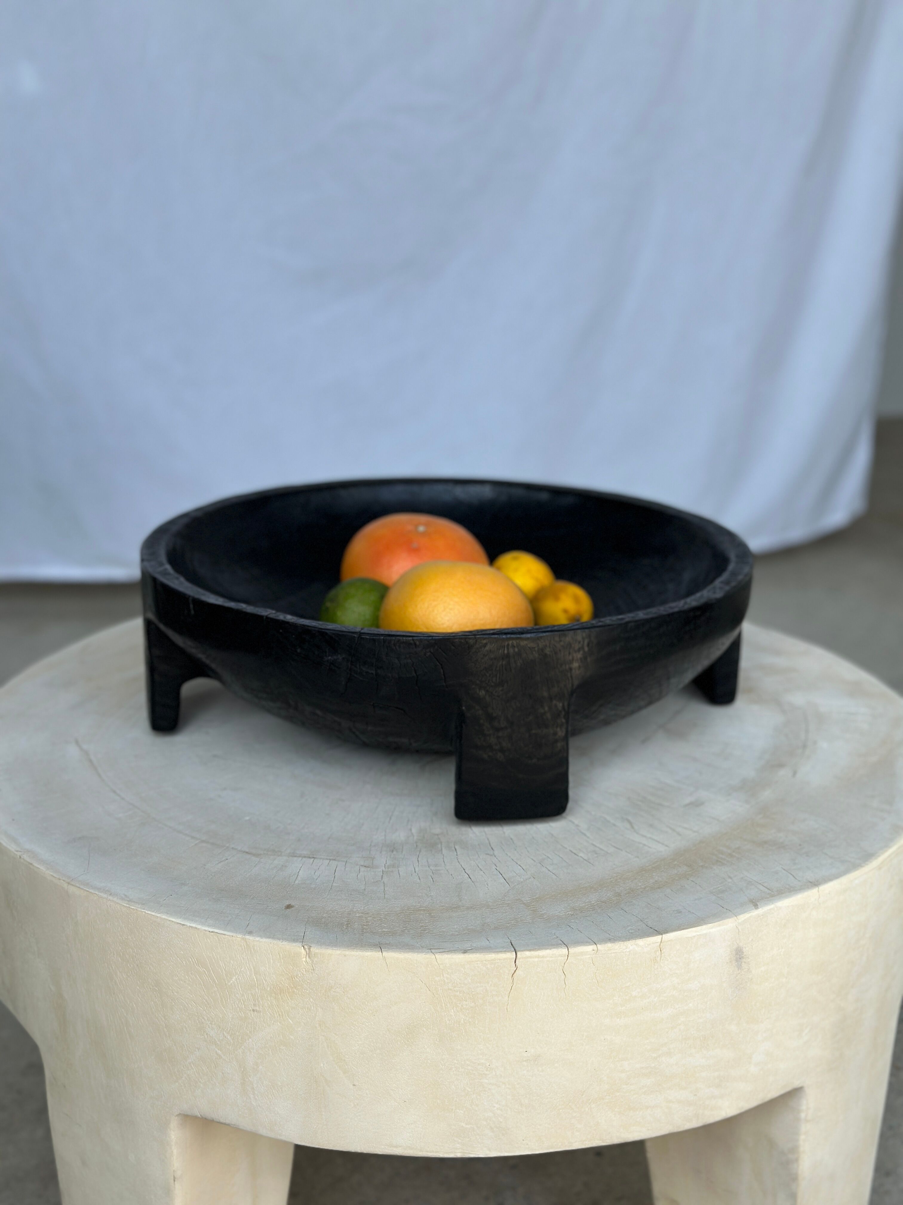 Cut in monoxyl mango wood