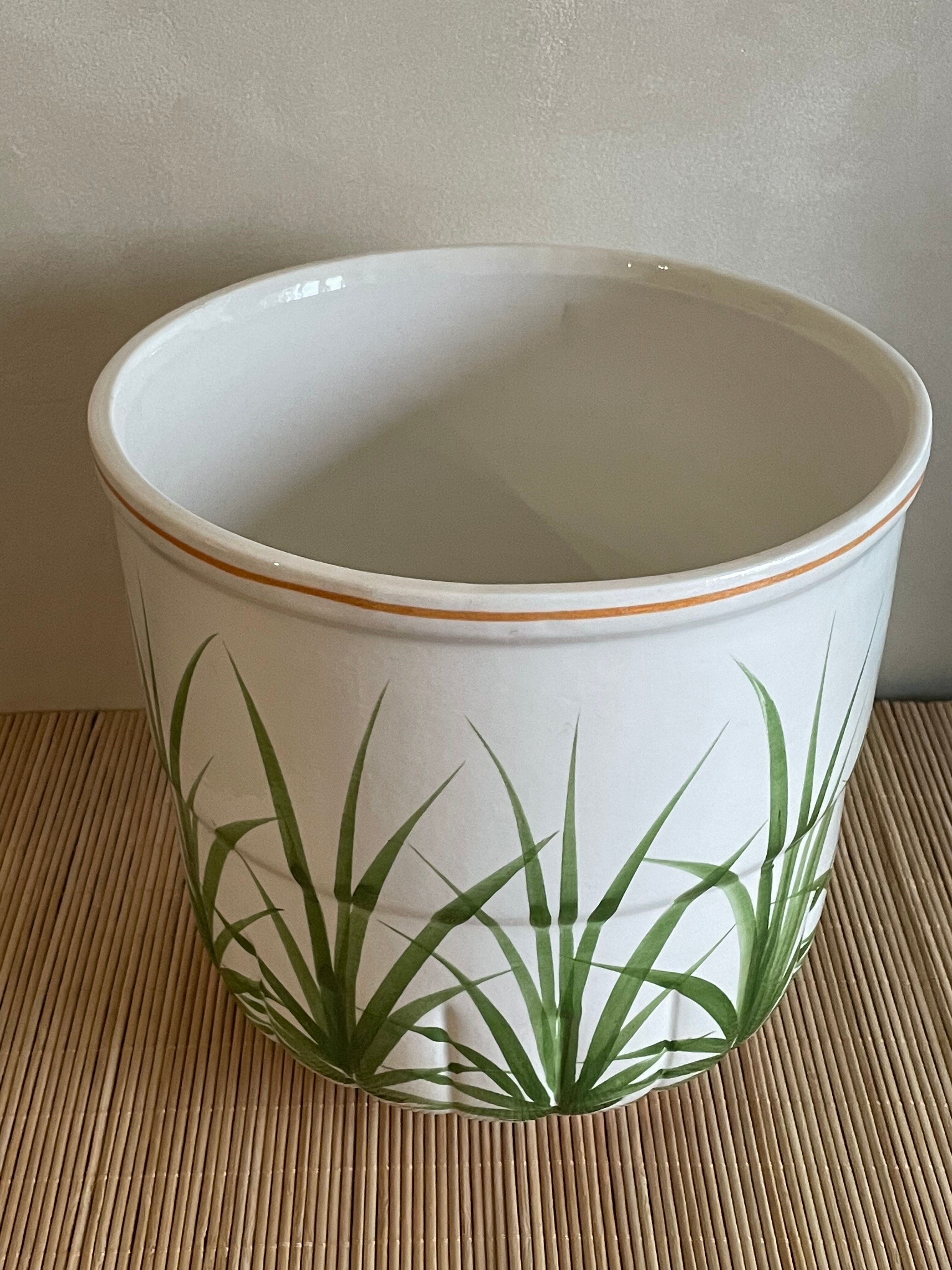 Ceramic pot cache Italy