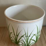 Ceramic pot cache Italy