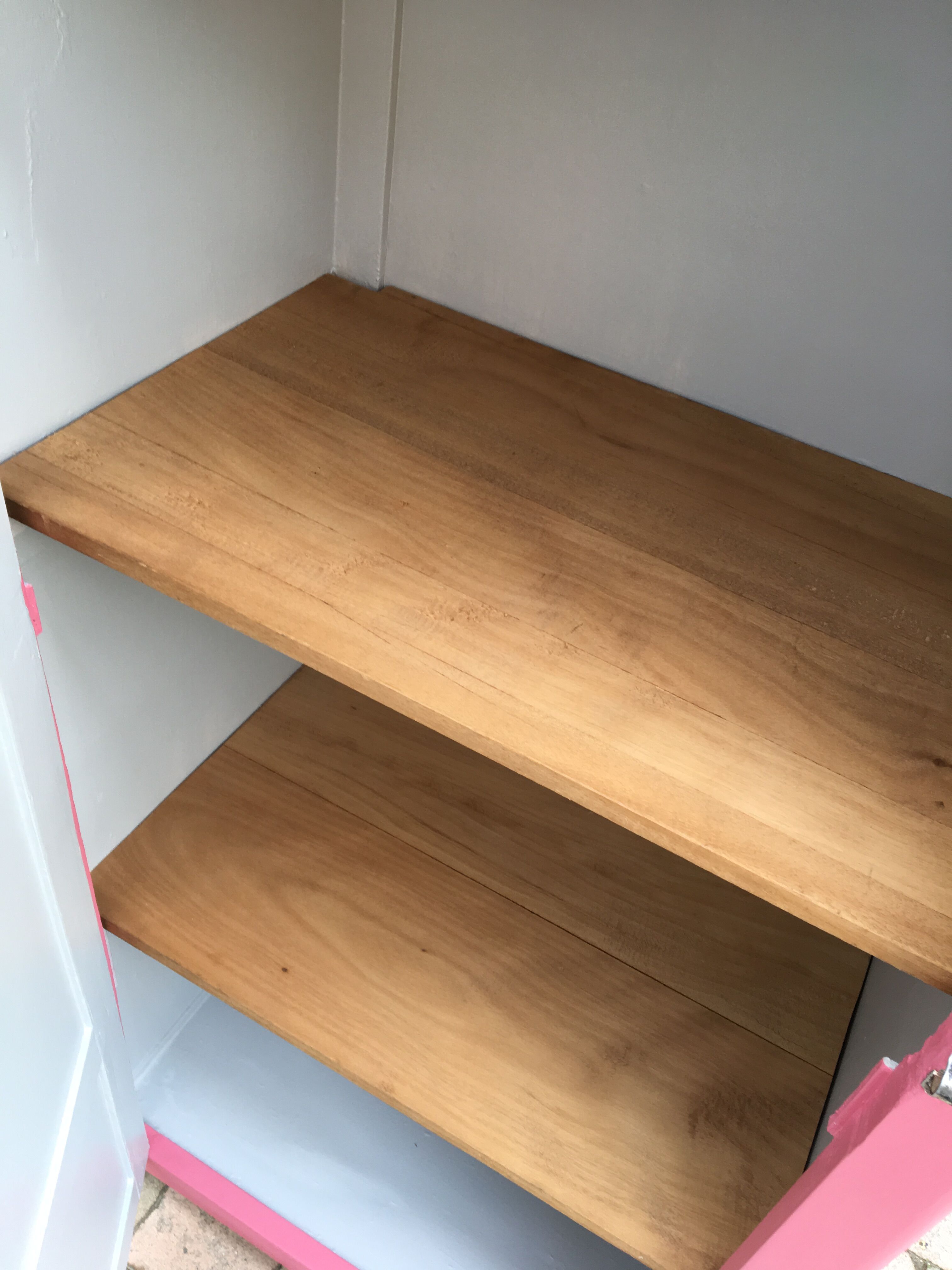 Parisian wardrobe bonnetière