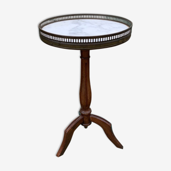 3-foot pedestal table