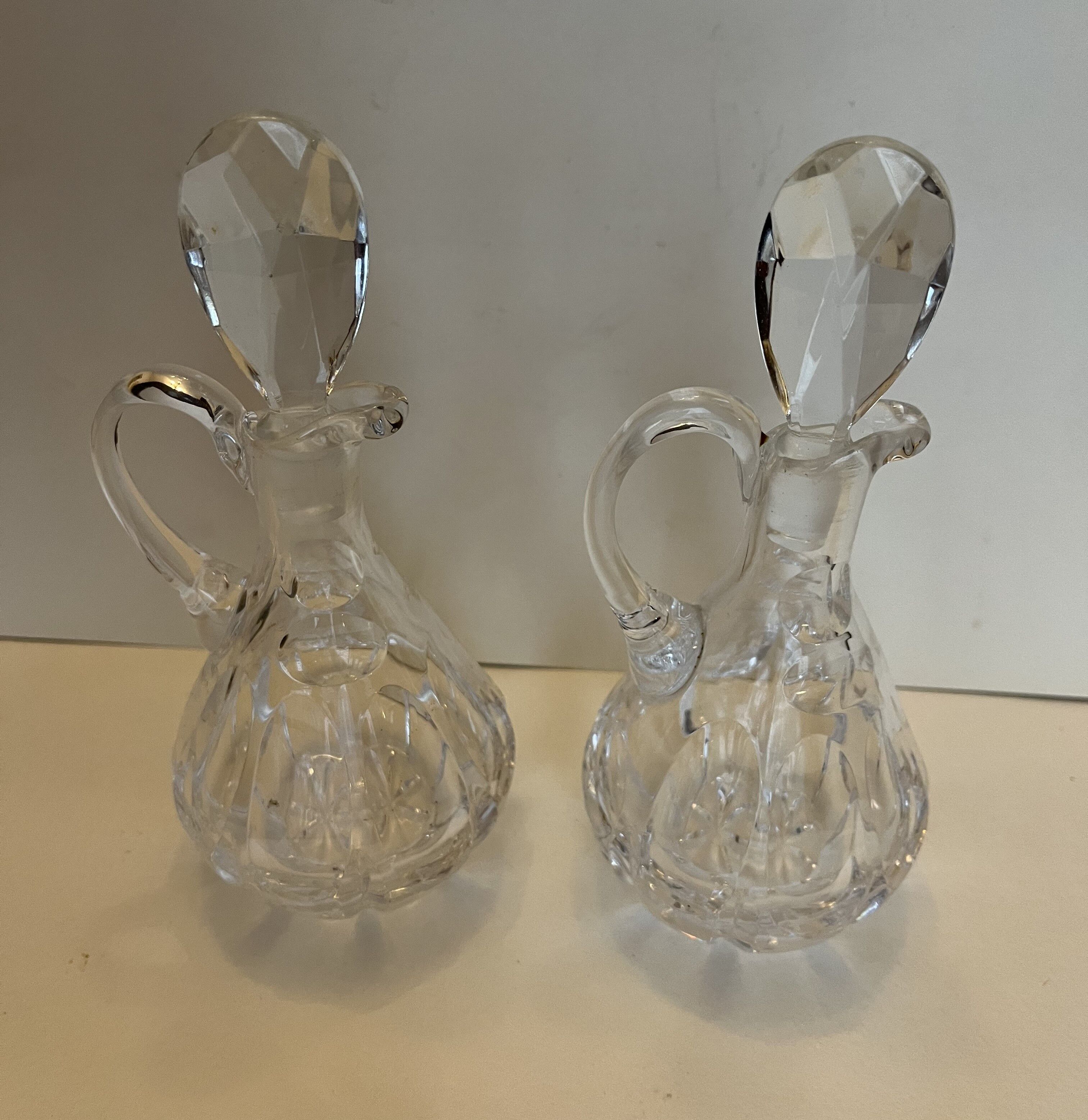 Paire d'huiliers en cristal taillé