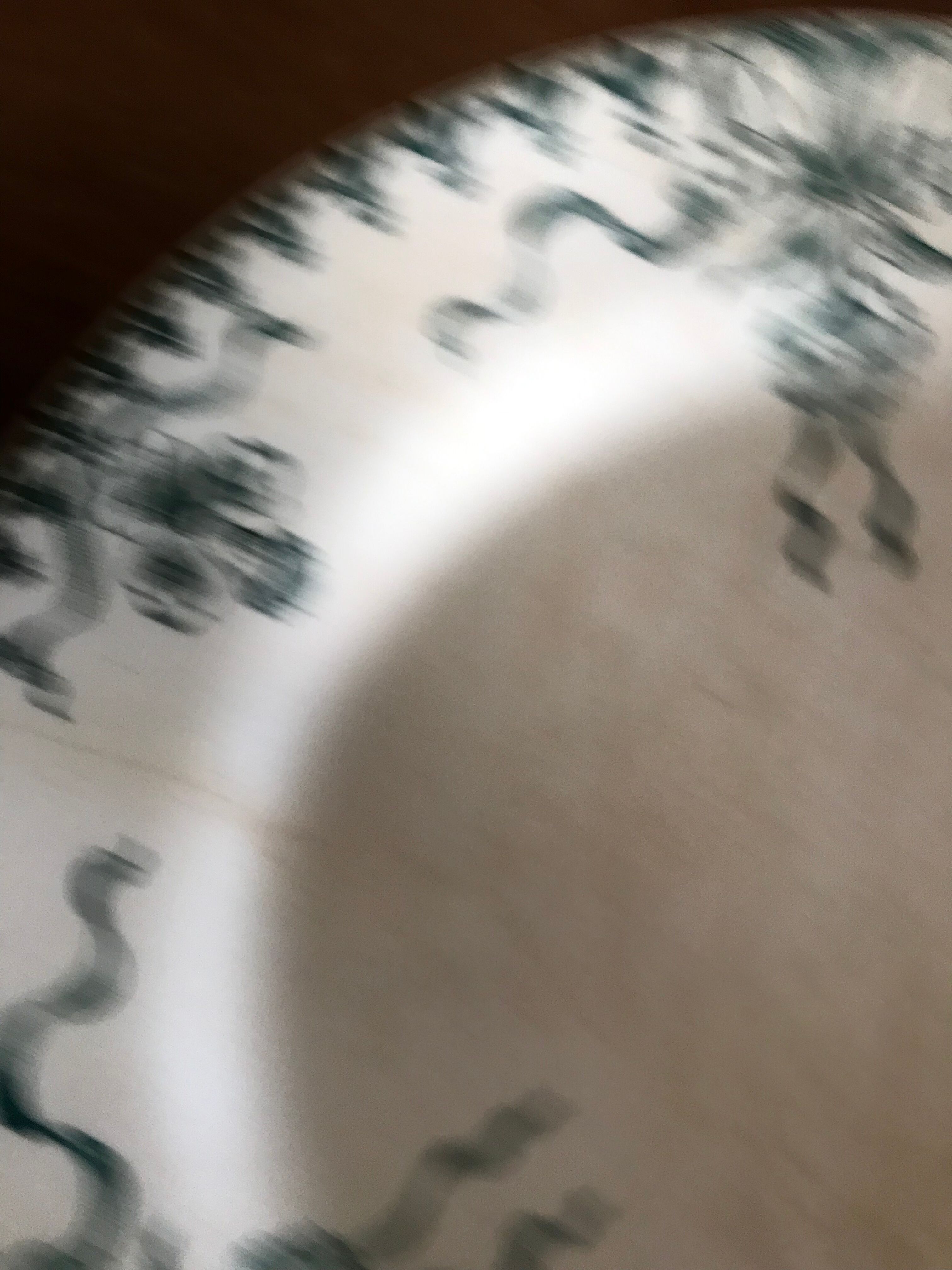 Flat plates in opaque porcelain from Gien "Venice"
