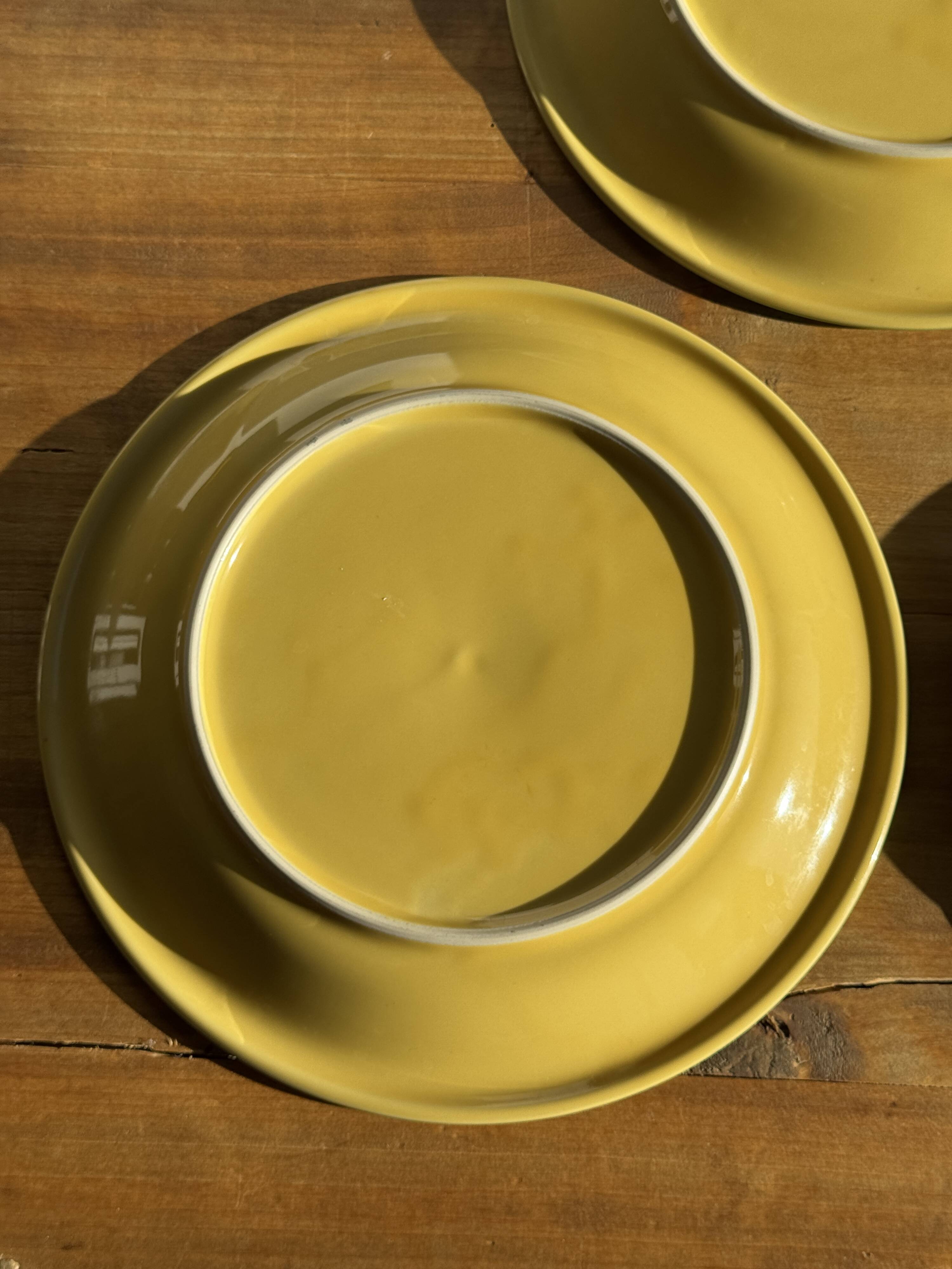 Set of 3 large flat green Italian plates D28.5