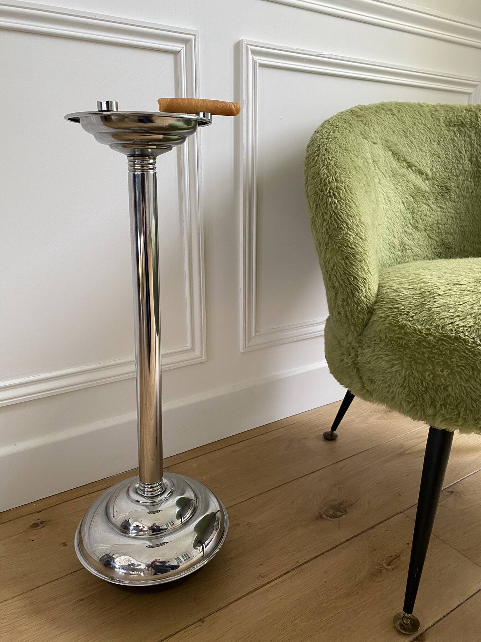 Cendrier sur pied culbuto vintage en métal chromé année 70