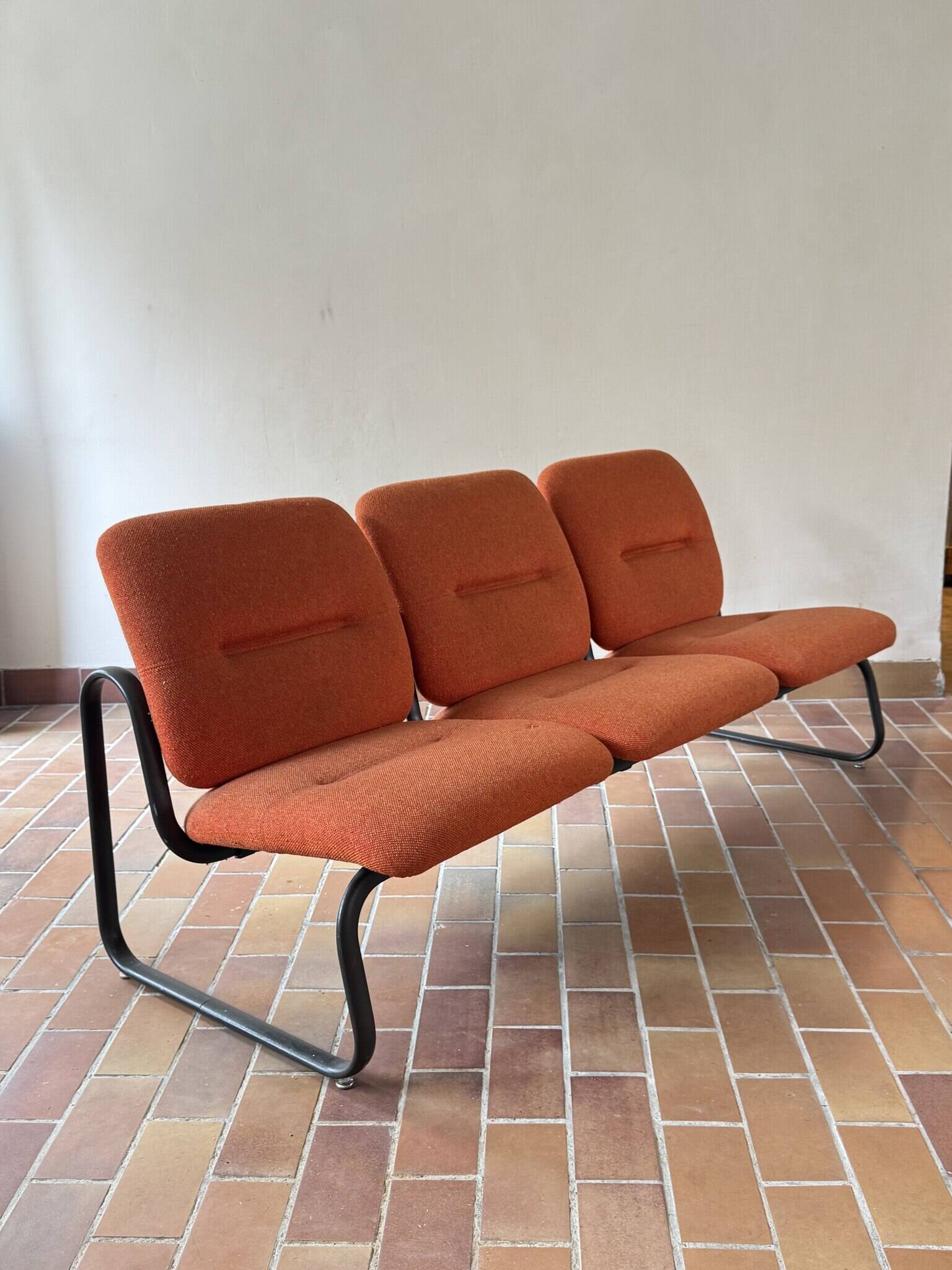 Strafor 3-seater bench, orange wool and sled base, 1970s.