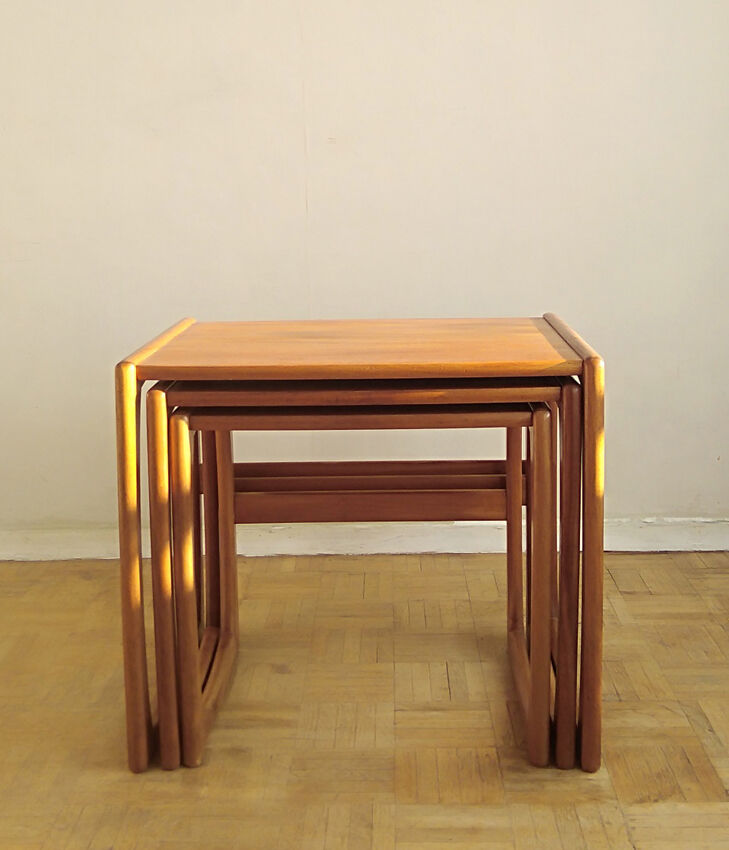 3 tables basses gigognes G Plan 1960