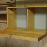 String shelf from the 50s