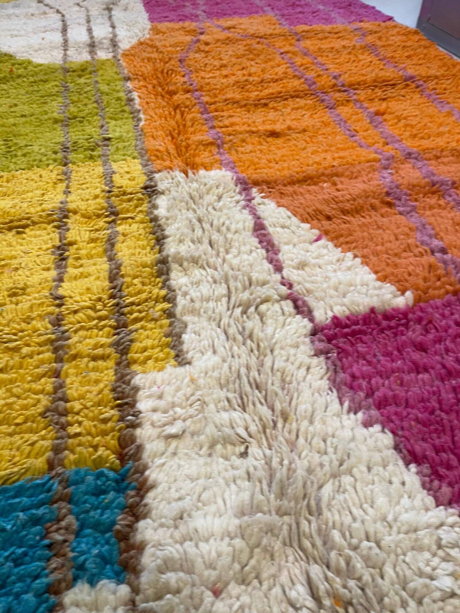 Multicoloured handmade wool Berber rug – 162 × 257 cm