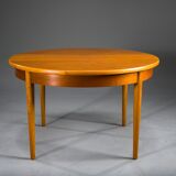 Round teak veneered extendable dining table from G-Plan, 1960s