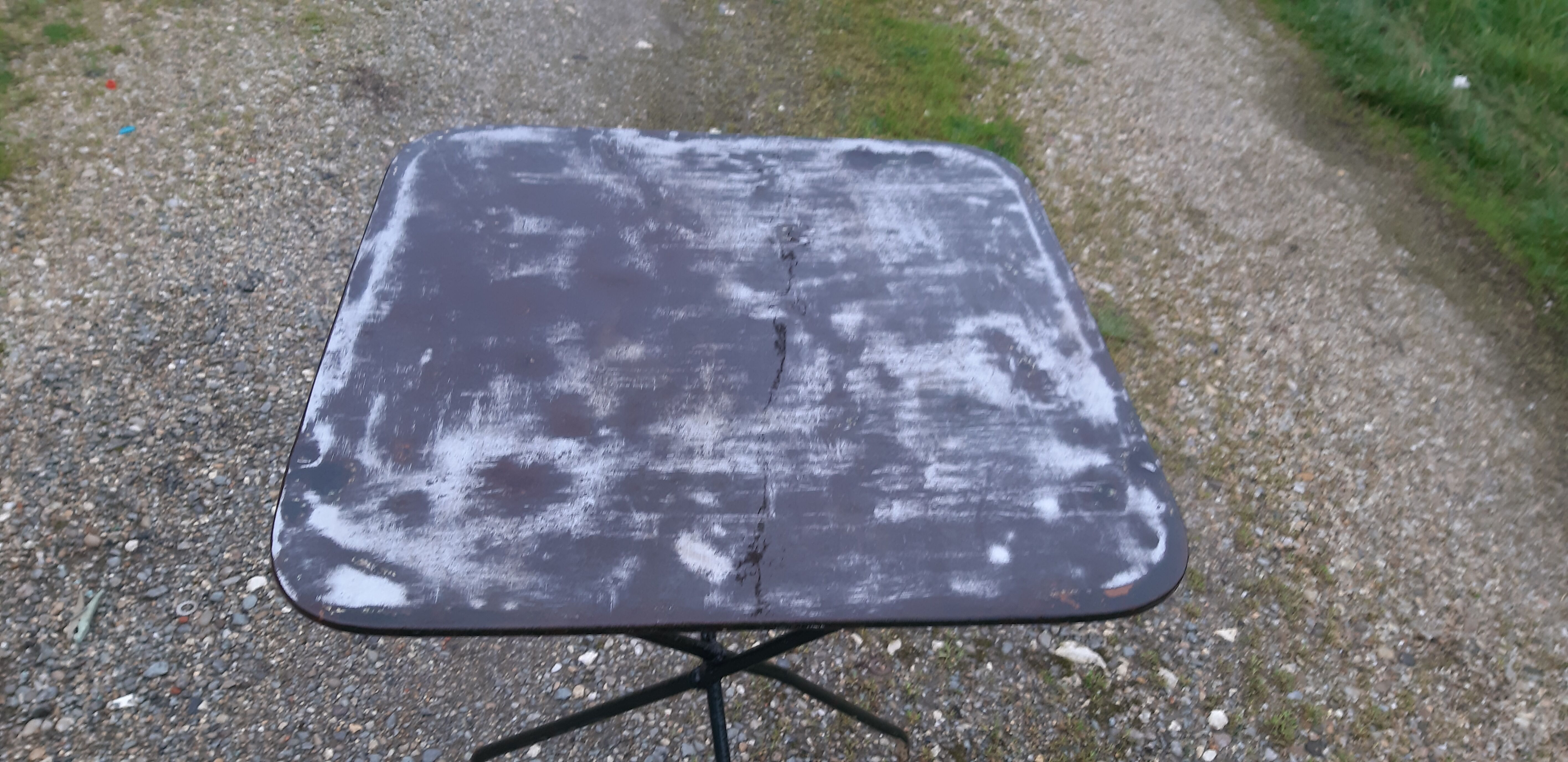 Bistro table 1900 in wrought iron