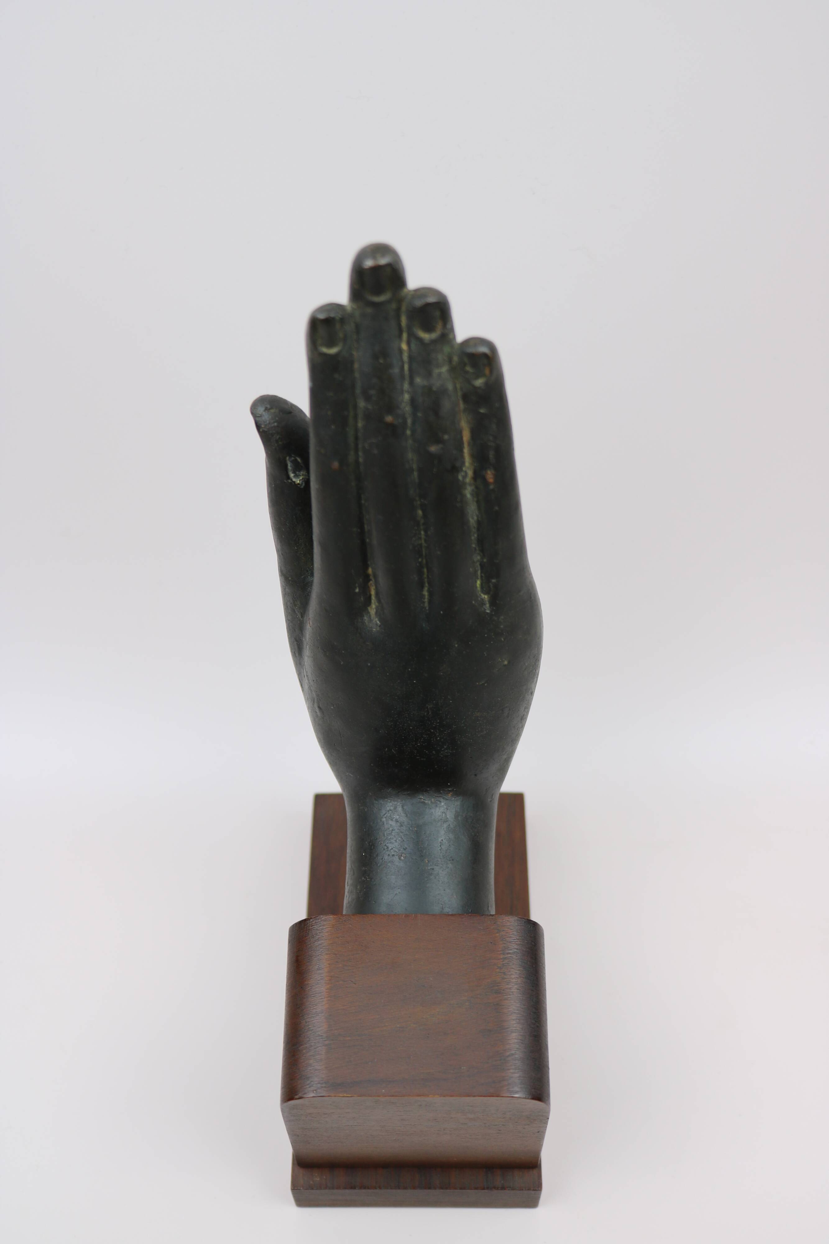 Serre Livre statue main de Bouddha