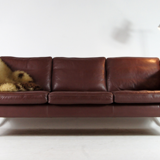 Danish vintage retro 3-seater sofa in Scandinavian oak Stouby leather from the 60s 70s