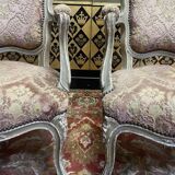 Paire de fauteuils cabriolets velours de gêne de style Louis XV