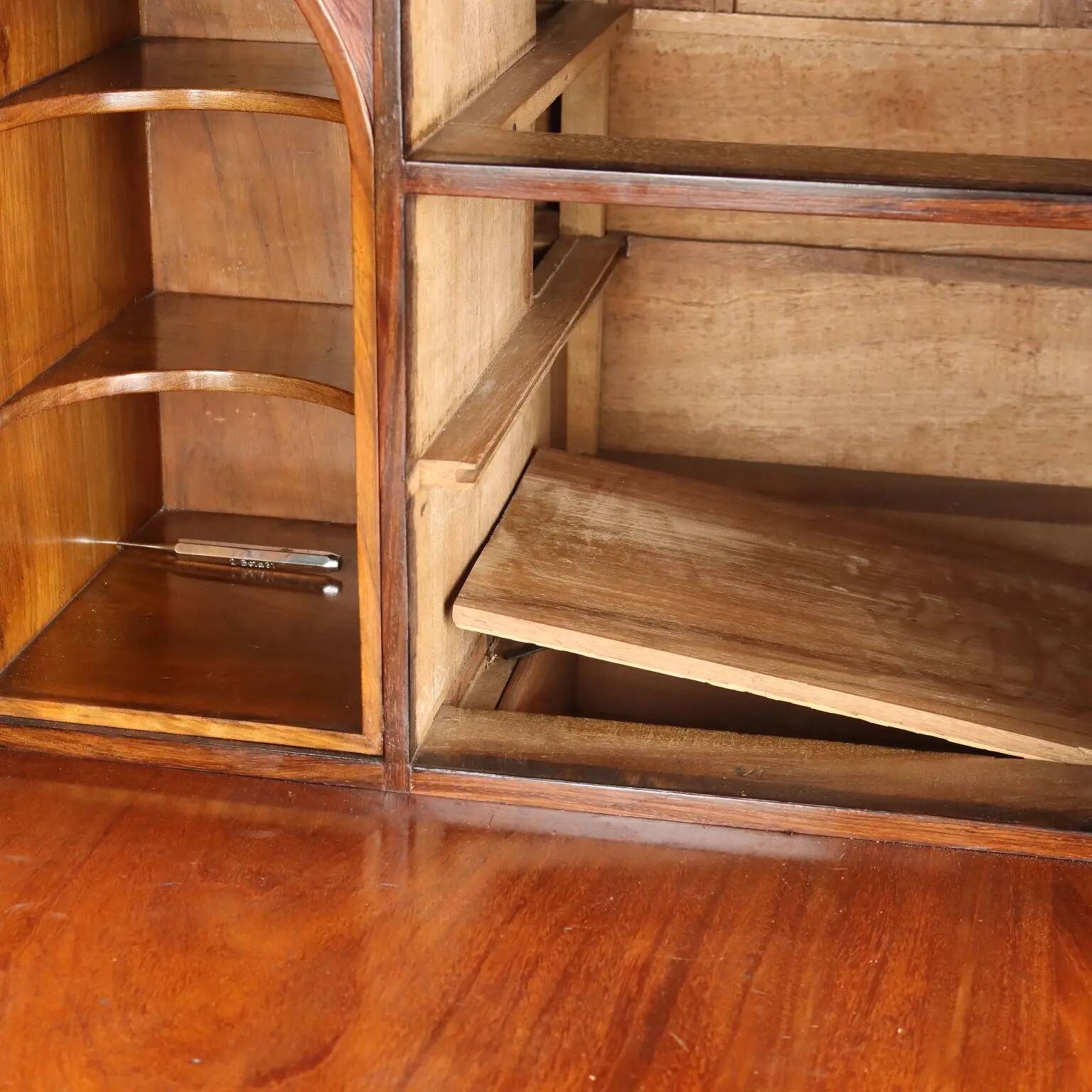 Ancient Empire secretary in mahogany and walnut, Italy, 19th century