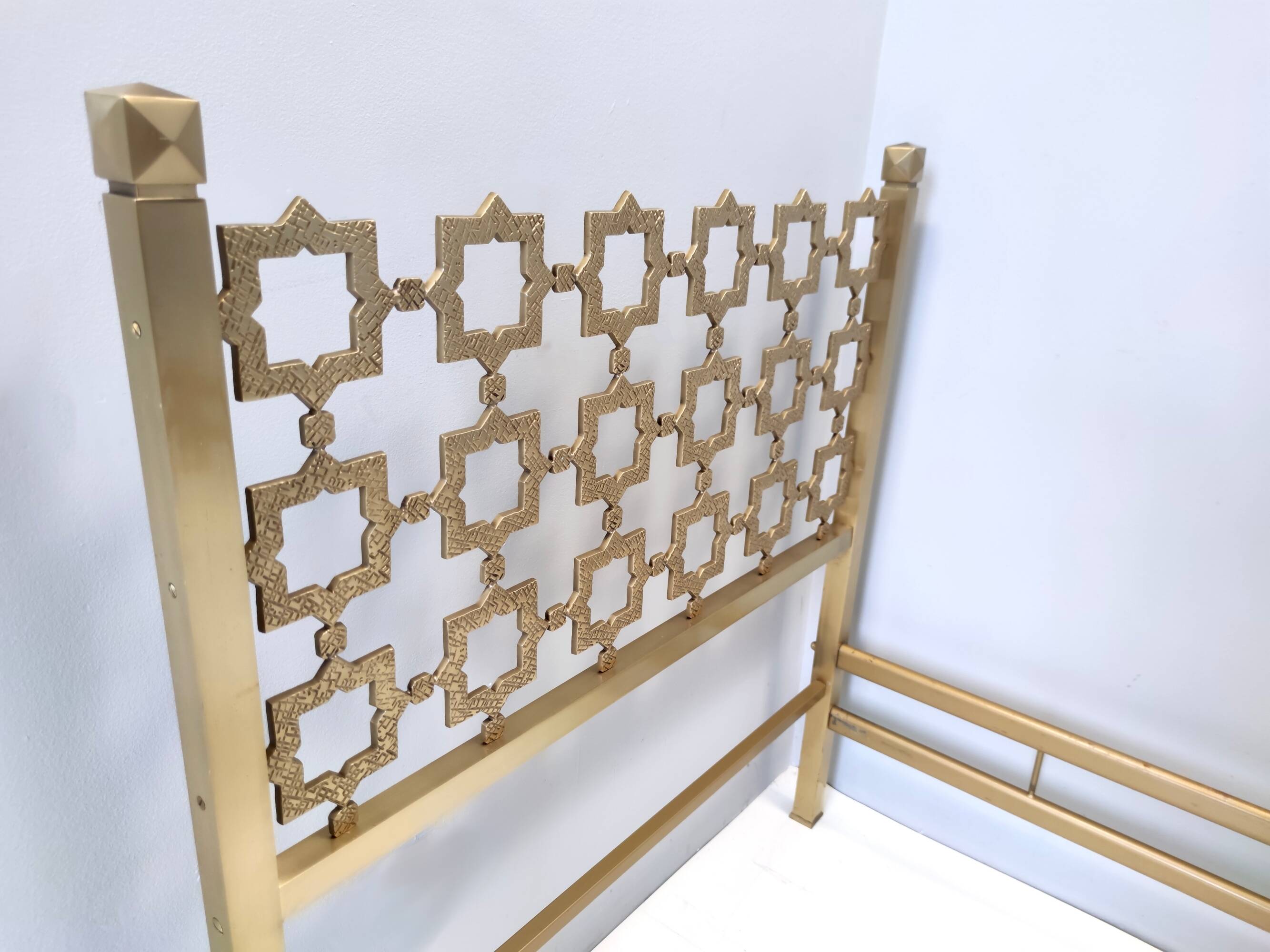 Postmodern Sculptural Brass Single Bed by Luciano Frigerio, Italy