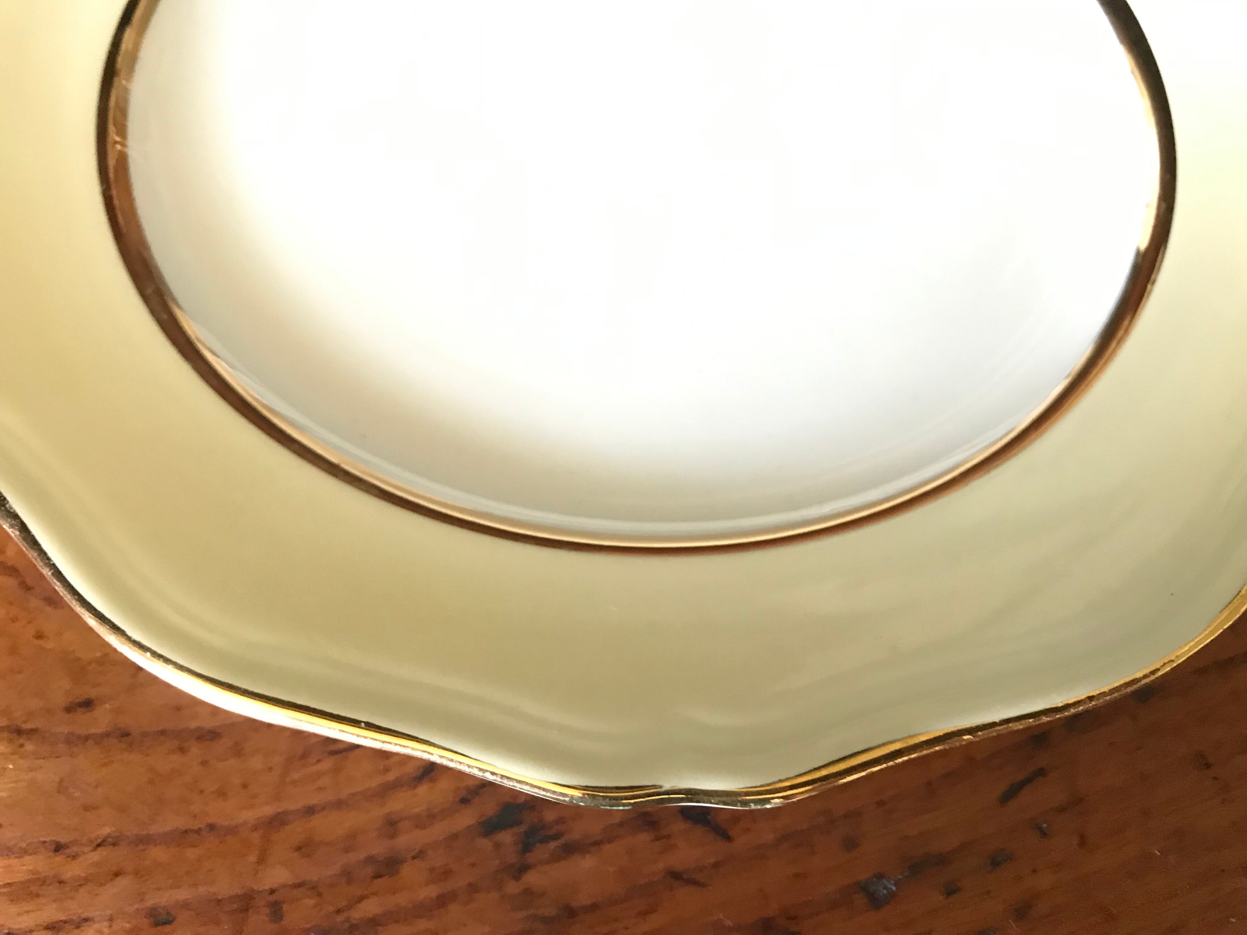 10 Saint Amand dessert plates