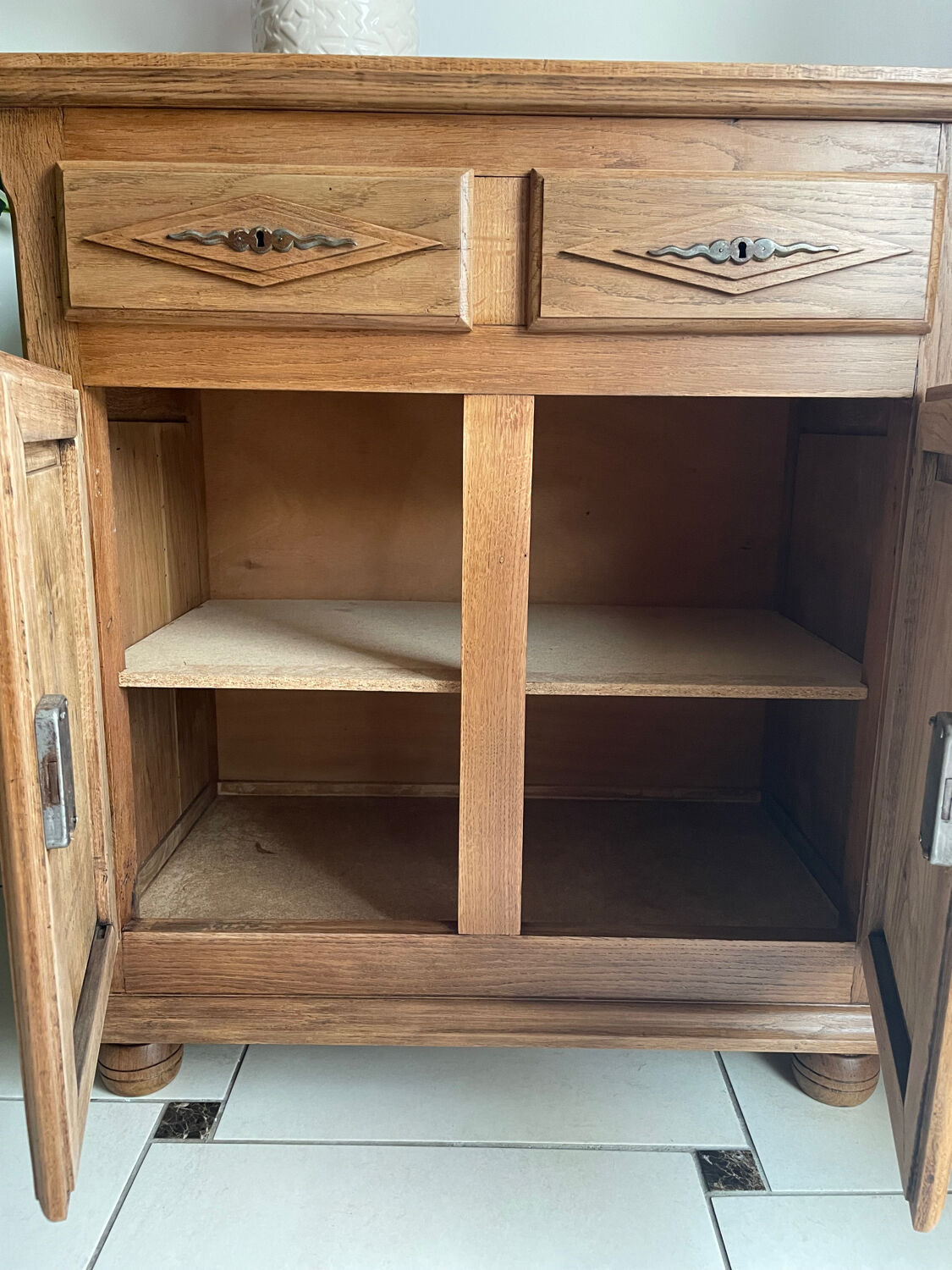 Oak buffet – restoration inspired by wabi-sabi