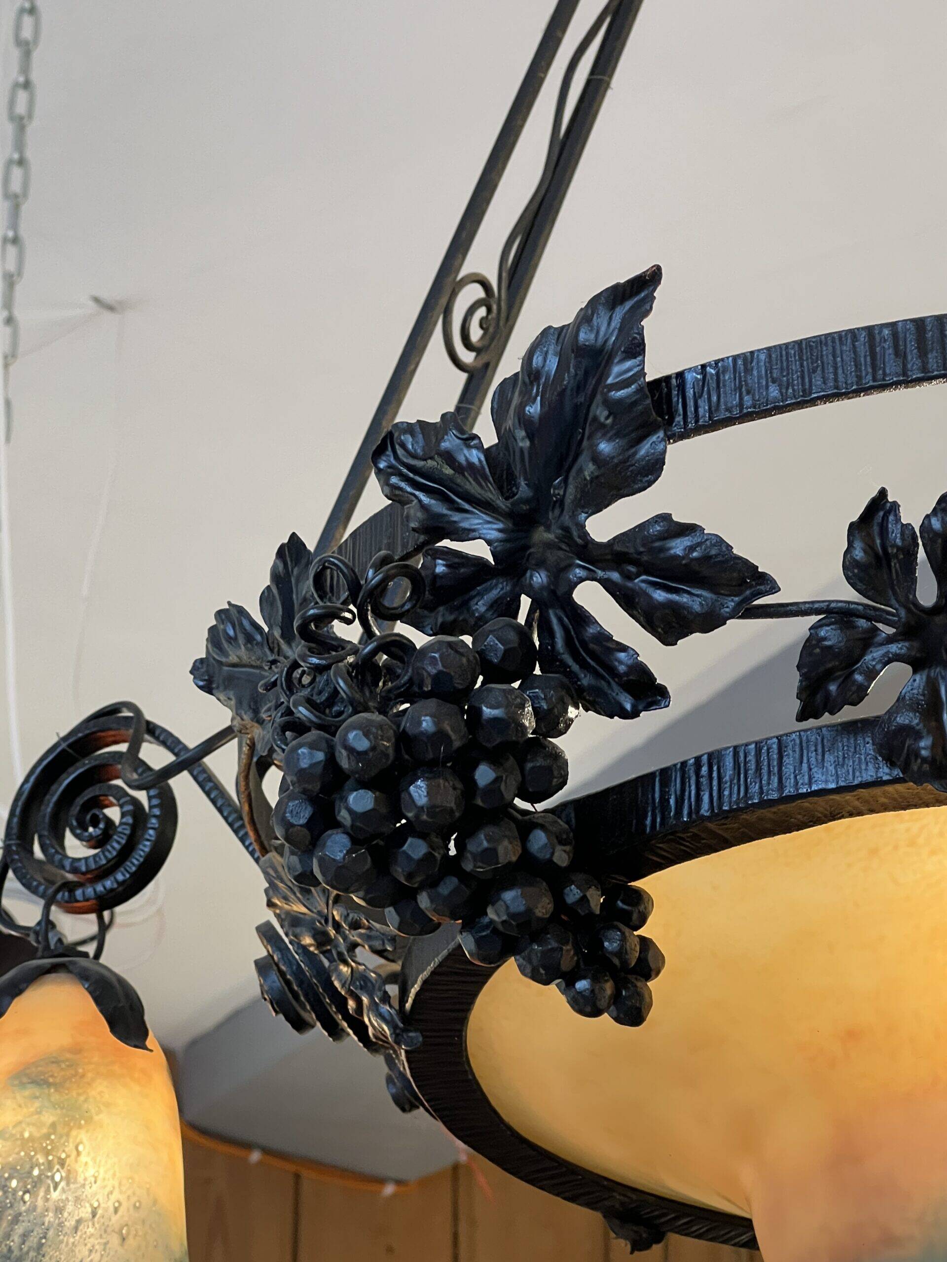 Imposing contemporary art deco style chandelier, glass paste and wrought iron