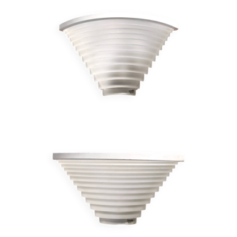 Paire d'appliques d'angle Egisto par Angelo Mangiarotti pour Artemide