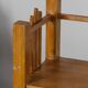 Etagère en bois datant des années 1960